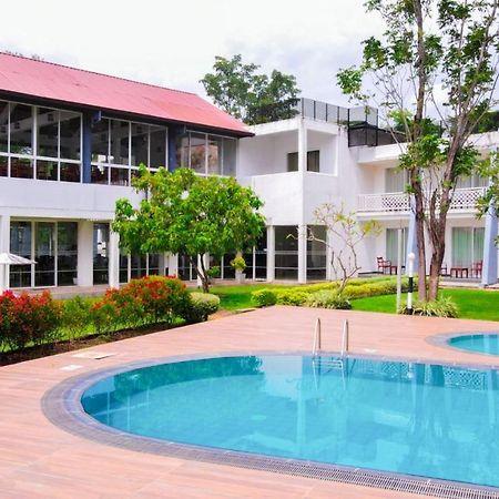 Lavendish Wild Safari Hotel Wasgamuwa Bagian luar foto