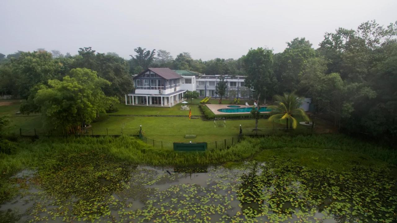 Lavendish Wild Safari Hotel Wasgamuwa Bagian luar foto