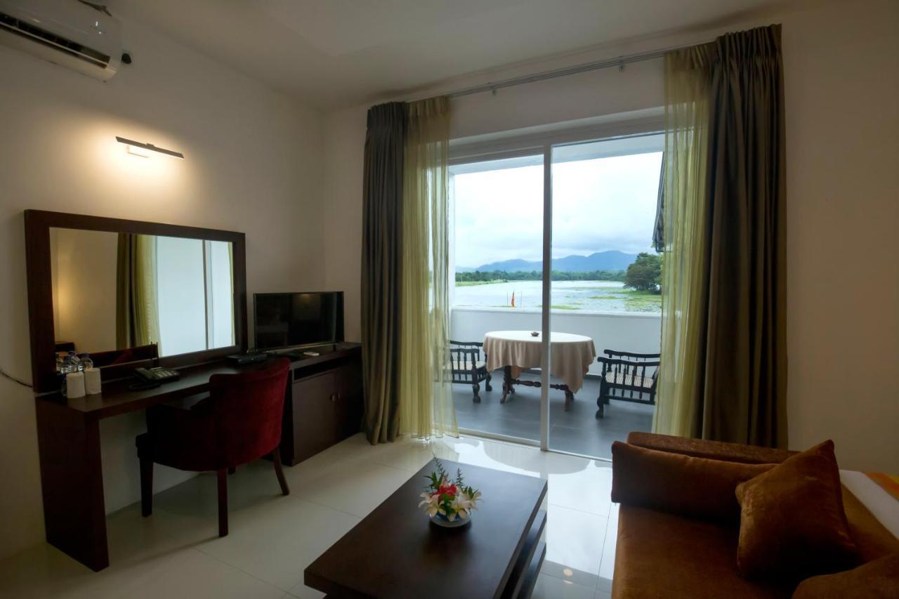 Lavendish Wild Safari Hotel Wasgamuwa Bagian luar foto