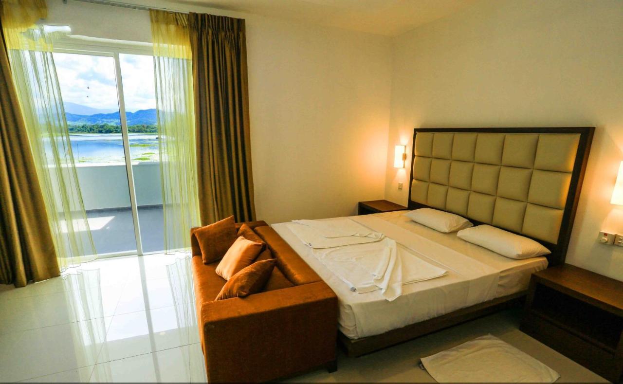 Lavendish Wild Safari Hotel Wasgamuwa Bagian luar foto
